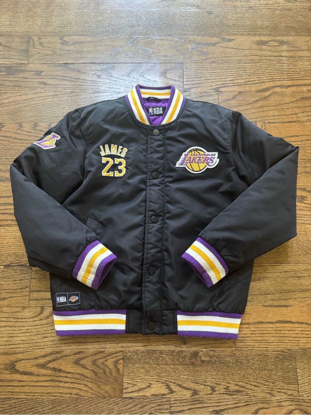 NBA Los Angeles Lakers LeBron James #23 black satin bomber jacket youth 9/10